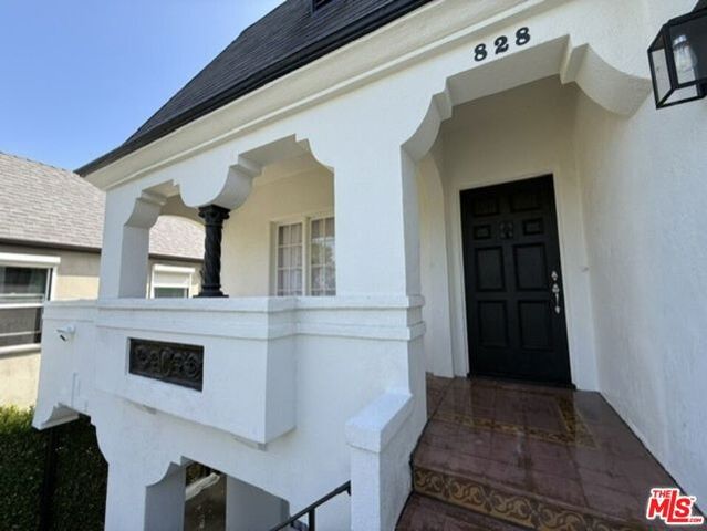 828 S Detroit Street, Los Angeles, CA 90036