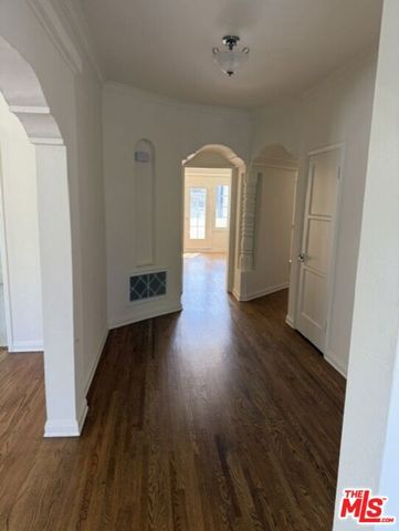 828 S Detroit Street, Los Angeles, CA 90036