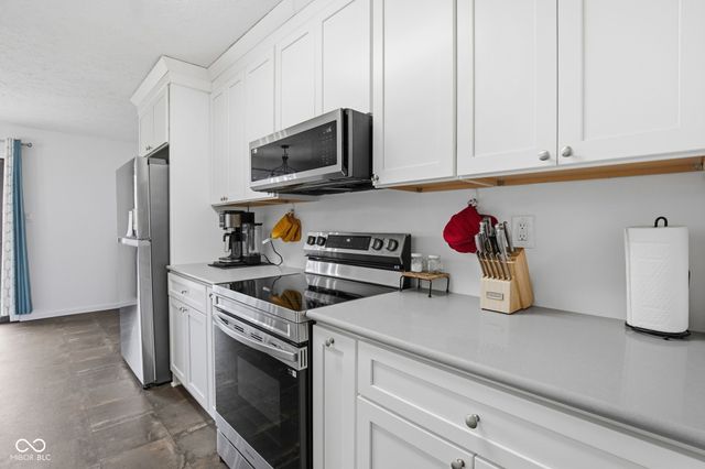 7110 W Meadows Lane, Greenfield, IN 46140