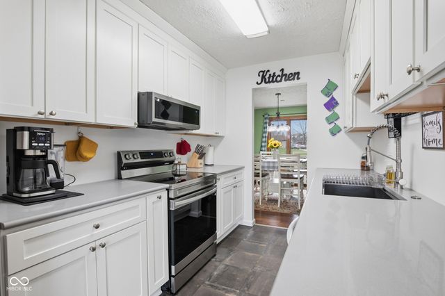 7110 W Meadows Lane, Greenfield, IN 46140