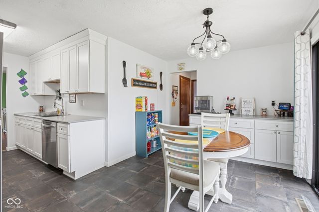 7110 W Meadows Lane, Greenfield, IN 46140