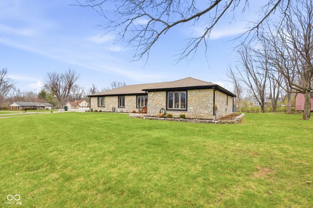 7110 W Meadows Lane, Greenfield, IN 46140