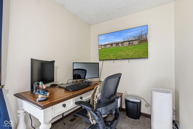 7110 W Meadows Lane, Greenfield, IN 46140