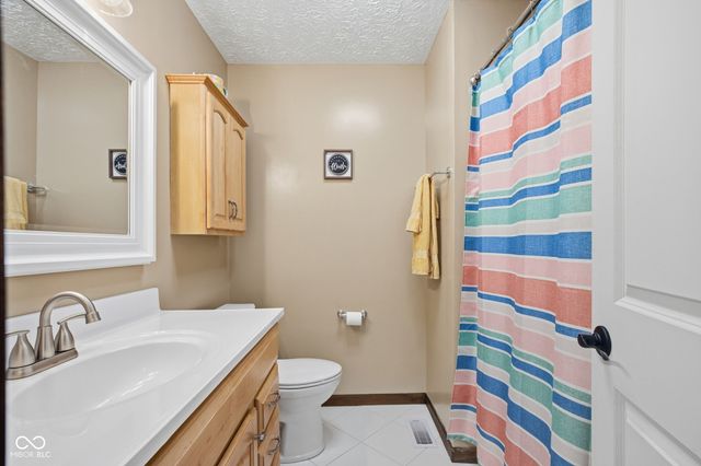 7110 W Meadows Lane, Greenfield, IN 46140