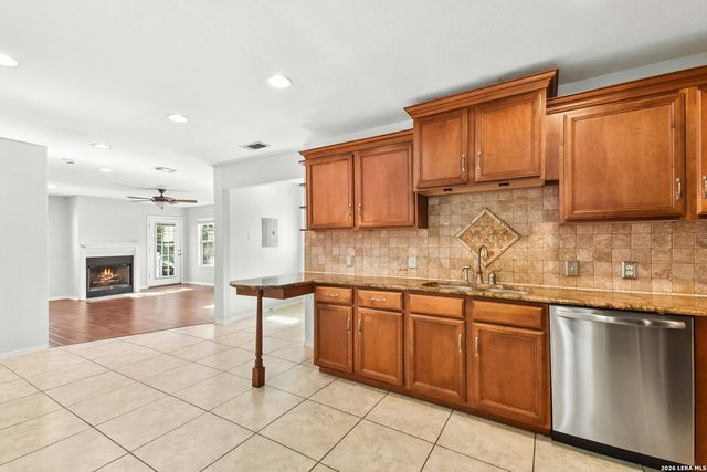 265 E OAKVIEW PL, San Antonio, TX 78209