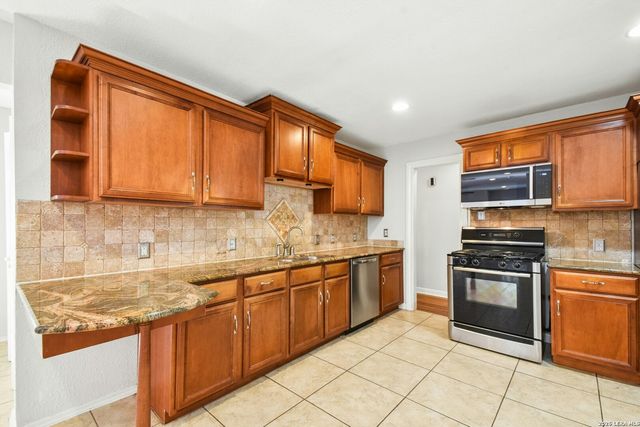 265 E OAKVIEW PL, San Antonio, TX 78209