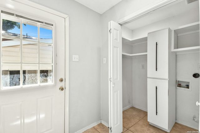 265 E OAKVIEW PL, San Antonio, TX 78209
