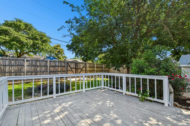 265 E OAKVIEW PL, San Antonio, TX 78209
