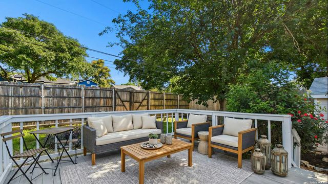 265 E OAKVIEW PL, San Antonio, TX 78209