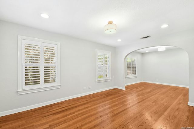 265 E OAKVIEW PL, San Antonio, TX 78209