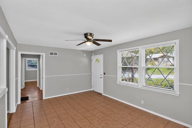 261 Eisenhower Dr, Nashville, TN 37211