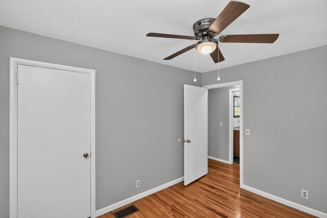 261 Eisenhower Dr, Nashville, TN 37211