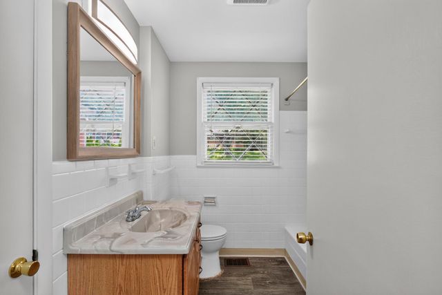 261 Eisenhower Dr, Nashville, TN 37211