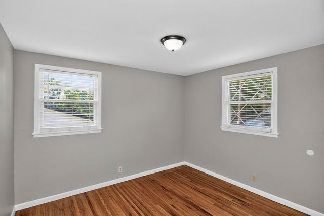 261 Eisenhower Dr, Nashville, TN 37211
