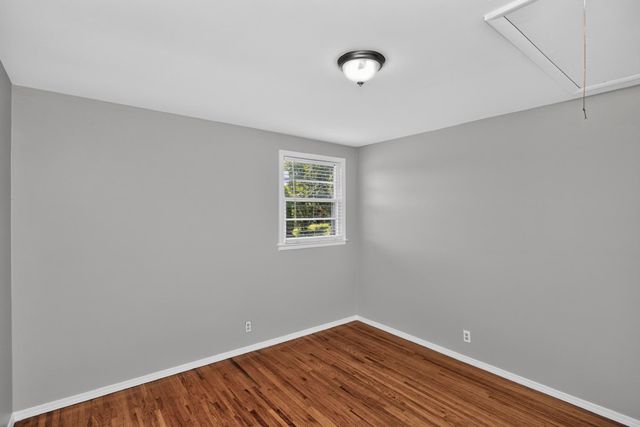 261 Eisenhower Dr, Nashville, TN 37211