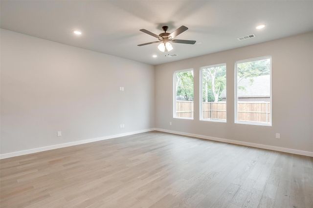 4532 Hogans Alley Drive, Arlington, TX 76001