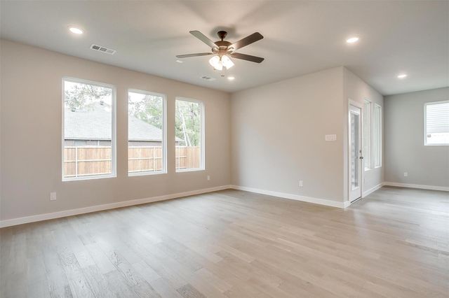 4532 Hogans Alley Drive, Arlington, TX 76001