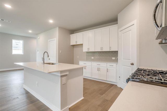 4532 Hogans Alley Drive, Arlington, TX 76001