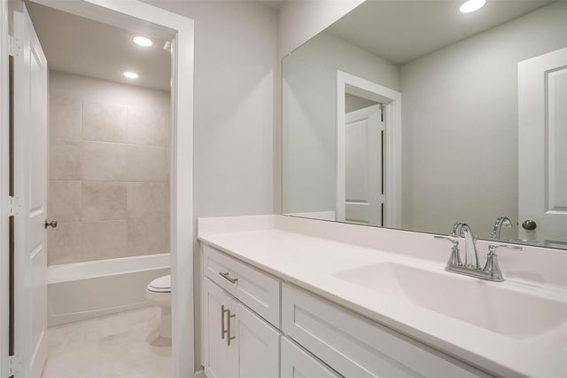 4532 Hogans Alley Drive, Arlington, TX 76001