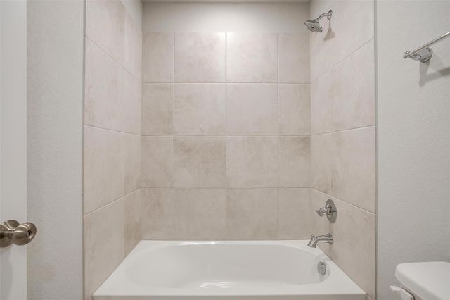 4532 Hogans Alley Drive, Arlington, TX 76001