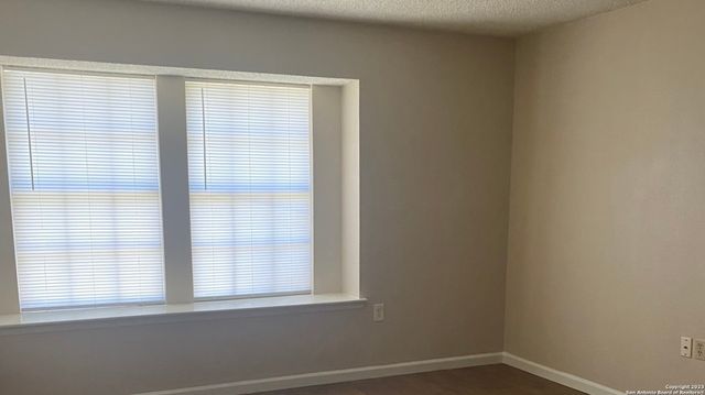 9410 BOWEN DR, San Antonio, TX 78250