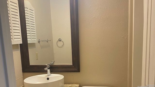 9410 BOWEN DR, San Antonio, TX 78250