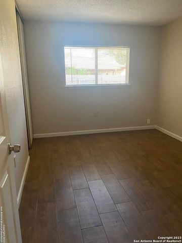 9410 BOWEN DR, San Antonio, TX 78250