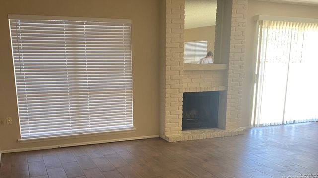 9410 BOWEN DR, San Antonio, TX 78250