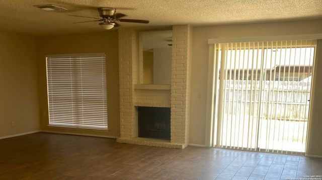 9410 BOWEN DR, San Antonio, TX 78250