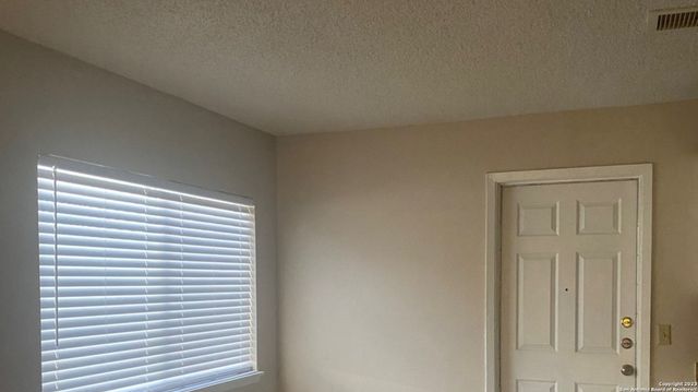 9410 BOWEN DR, San Antonio, TX 78250