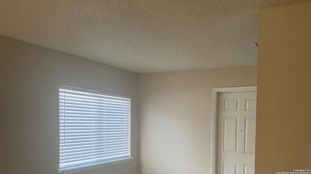 9410 BOWEN DR, San Antonio, TX 78250