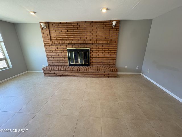 2002 S Kelvin Stravenue, Tucson, AZ 85713