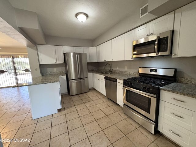 2002 S Kelvin Stravenue, Tucson, AZ 85713
