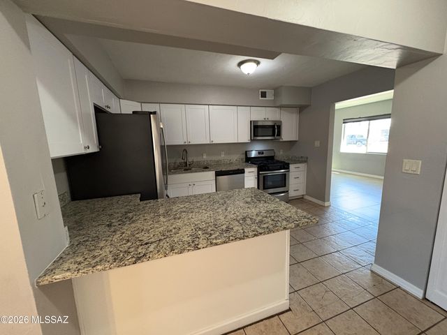 2002 S Kelvin Stravenue, Tucson, AZ 85713