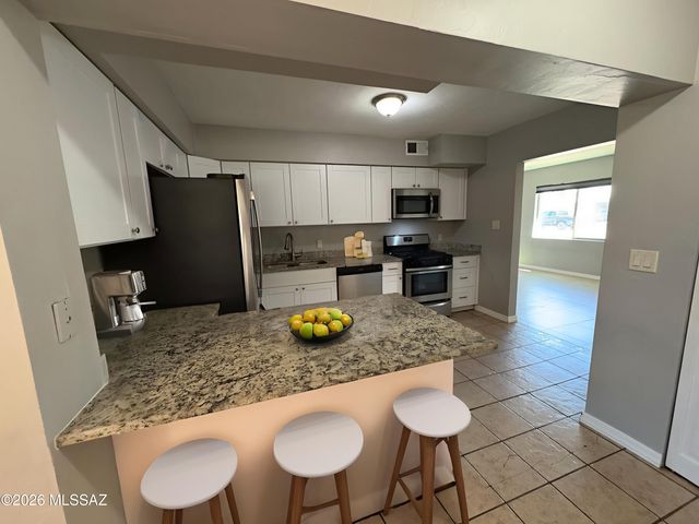 2002 S Kelvin Stravenue, Tucson, AZ 85713