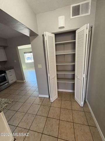 2002 S Kelvin Stravenue, Tucson, AZ 85713