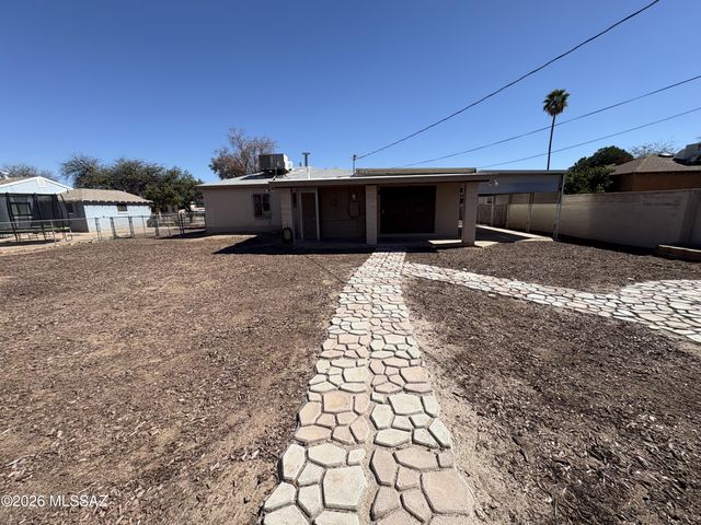 2002 S Kelvin Stravenue, Tucson, AZ 85713