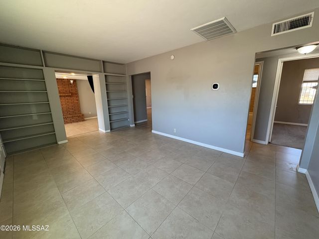 2002 S Kelvin Stravenue, Tucson, AZ 85713