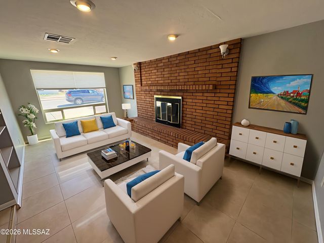 2002 S Kelvin Stravenue, Tucson, AZ 85713