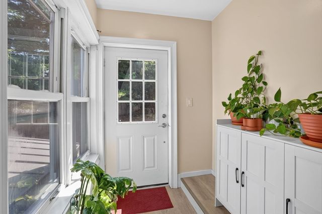 22 Fruit St, Leominster, MA 01453