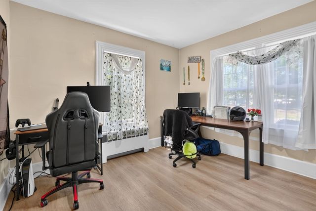 22 Fruit St, Leominster, MA 01453
