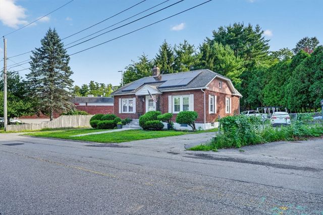 22 Fruit St, Leominster, MA 01453