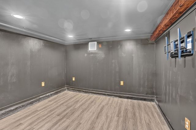 22 Fruit St, Leominster, MA 01453