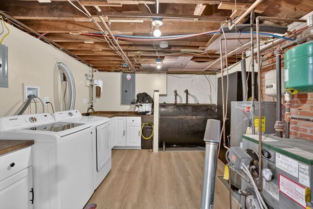 22 Fruit St, Leominster, MA 01453