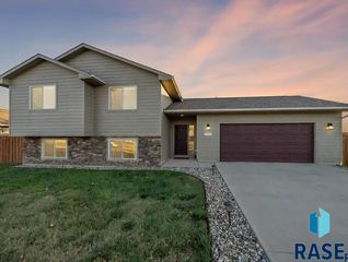 7309 W Jacob Cir Circle, Sioux Falls, SD 57106