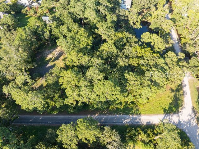 127 Horse Island Rd, St Helena Island, SC 29920