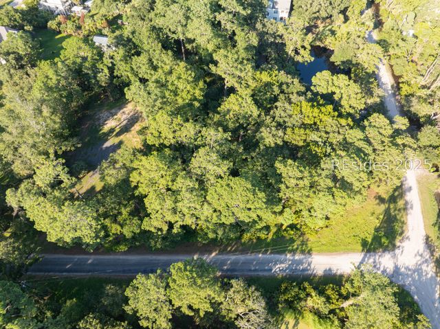 127 Horse Island Rd, St Helena Island, SC 29920