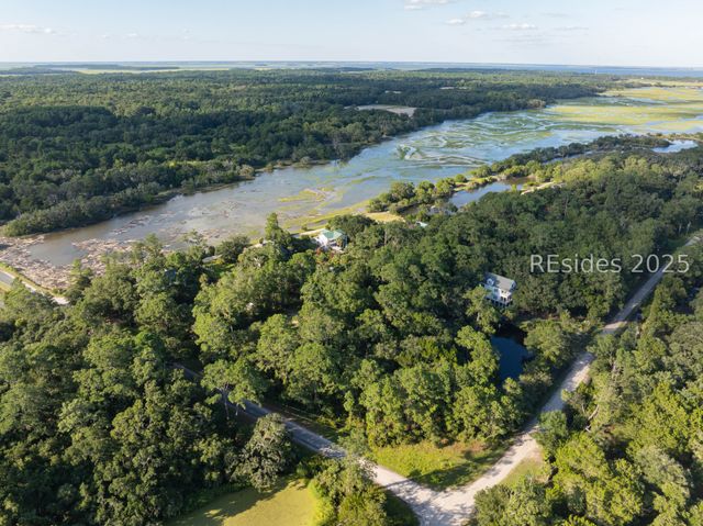 127 Horse Island Rd, St Helena Island, SC 29920