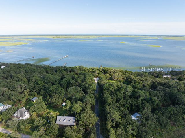 127 Horse Island Rd, St Helena Island, SC 29920