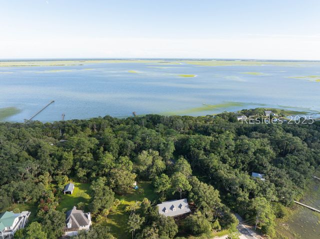 127 Horse Island Rd, St Helena Island, SC 29920